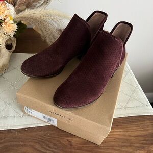 Lucky Brand Women's Burgundy Ankle Boots